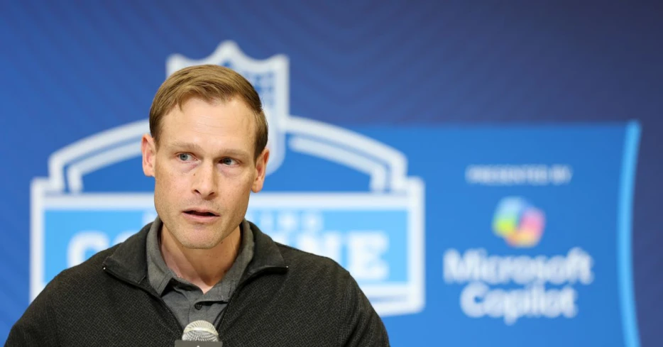 Bears coach Ben Johnson draws a crowd at NFL Combine media appearance