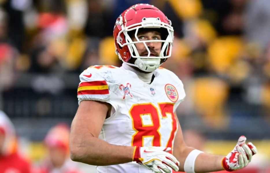 NFL Combine News &amp; Notes: Chiefs Get Big Boost, Star TE Back from Retirement?