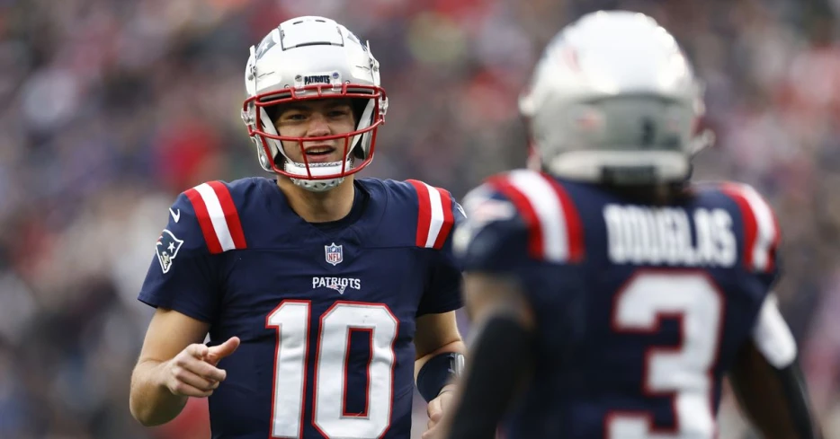 Patriots QB Drake Maye explains how to build chemistry with his pass catchers