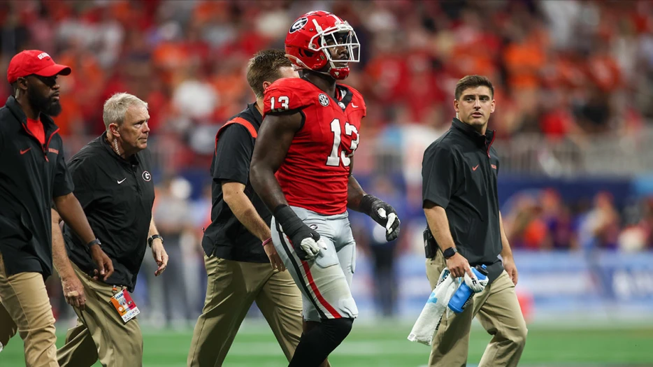 Georgia football projected top-10 pick drops 60% injury revelation