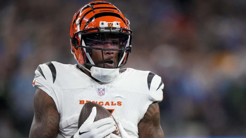 Patriots Target Shares Another Ominous Post After Bengals Decision