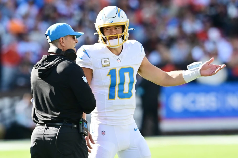 AFC Notes: Justin Herbert, Travis Kelce, Russell Wilson, Chargers, Chiefs, Raiders