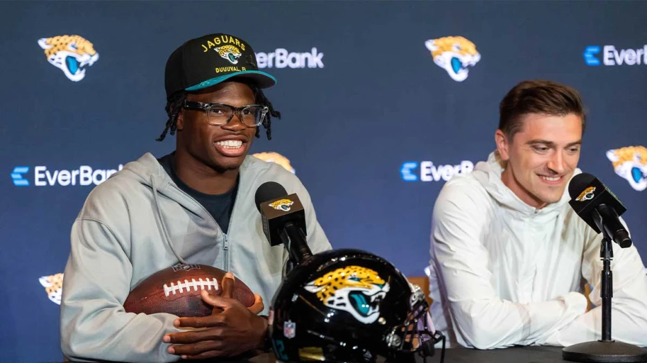 Jaguars news: Travis Hunter’s two-way ROY odds will have bettors’ attention