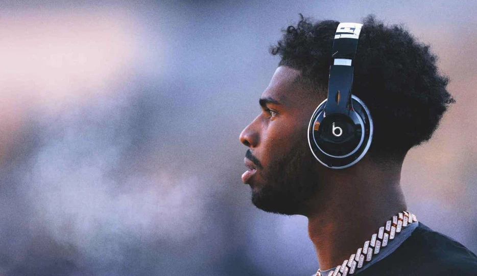 Draft-day prank calls: How NFL teams collect player info for the big moment