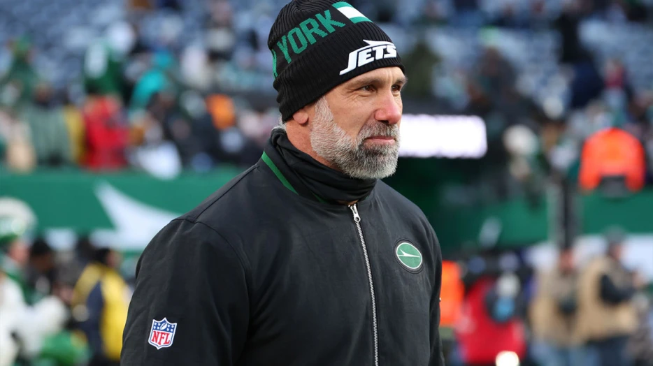 The truth behind how Falcons DC Jeff Ulbrich got Shedeur Sanders’ phone number