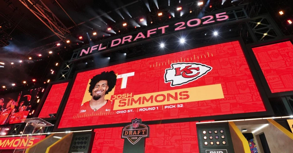 Arrowheadlines: If Simmons can stay healthy, he could be the best offensive tackle in this draft class