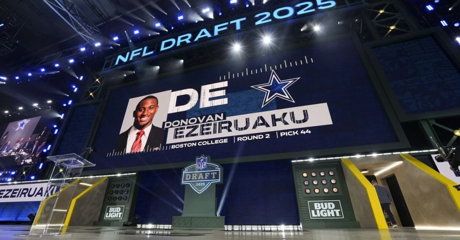 Cowboys news: Donovan Ezeiruaku and his family have to leave Eagles fandom