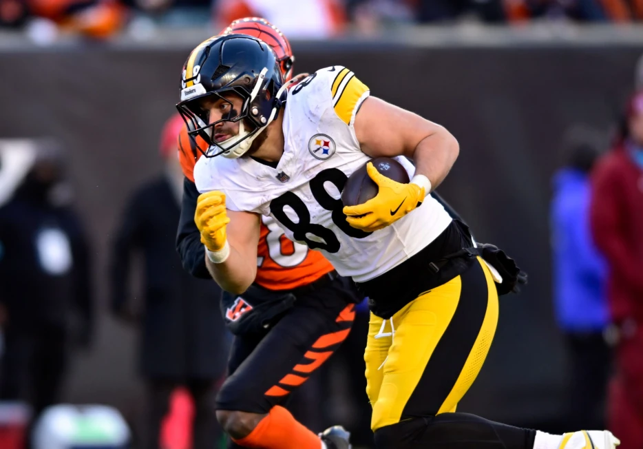 Daily News &amp; Links: Steelers Post-Draft Super Bowl Odds; Pat Freiermuth Gives Back to Community
