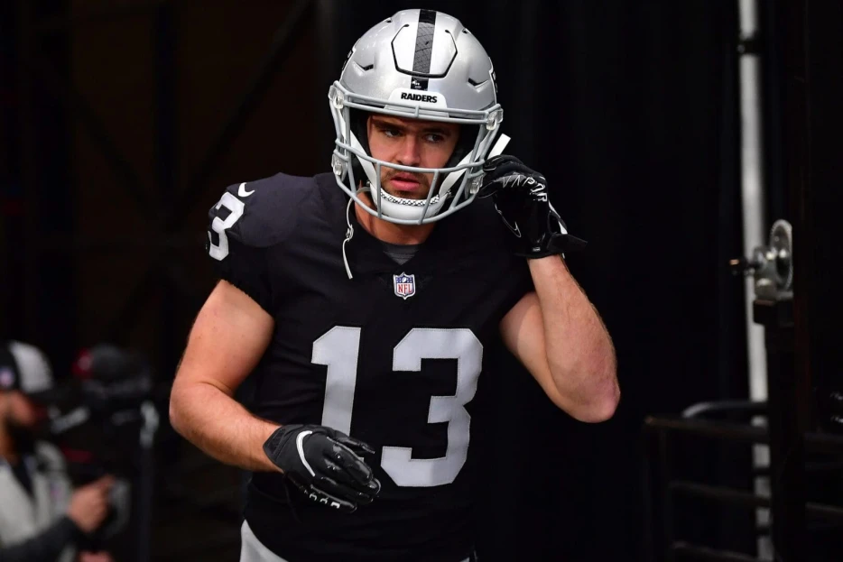 NFC Notes: Hunter Renfrow Comeback, James Pearce, Buccaneers, Falcons, Panthers