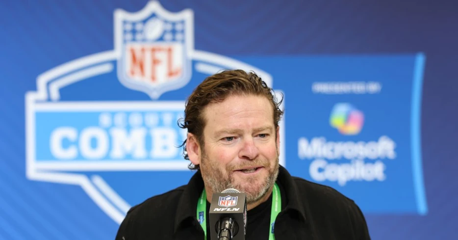 Pre-Snap Reads 5/2: Behind the scenes in the Seahawks draft room