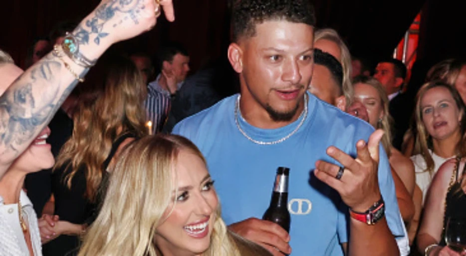 Brittany Mahomes Was Caught Grinding On Patrick At Star-Studded Miami Party With Tom Brady, Kevin Love &amp; Others