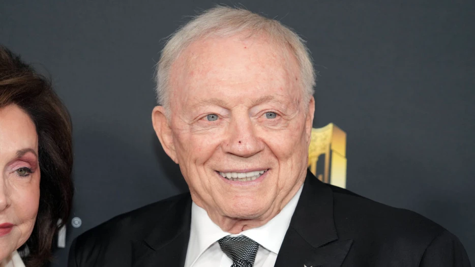 Cowboys rumors: Mike Florio wants to know where Jerry Jones’ 2 ‘substantive trades’ are