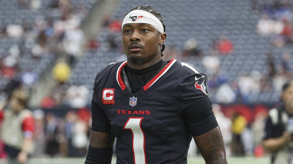 Patriots news: Stefon Diggs earns ‘freak’ label during ACL injury rehab