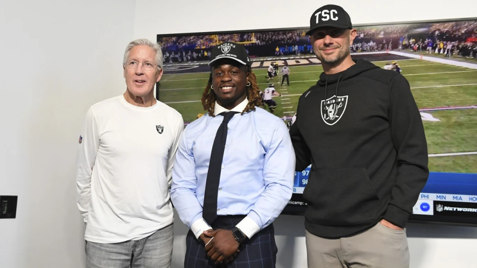 Raiders rumors: Insider reveals the 2 players team preferred over Ashton Jeanty