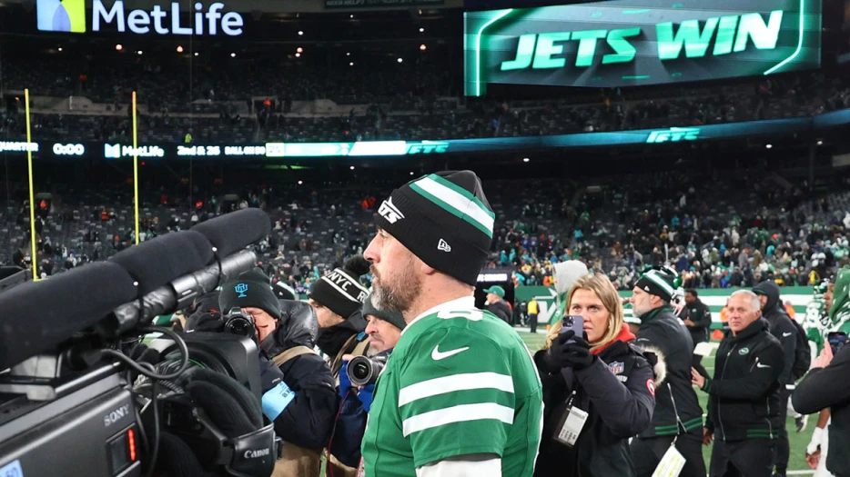 3-time Pro Bowl QB names logical Aaron Rodgers Steelers deadline