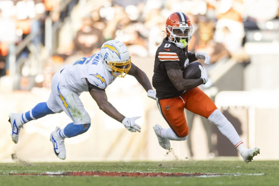 Bills Officially Sign WR Elijah Moore