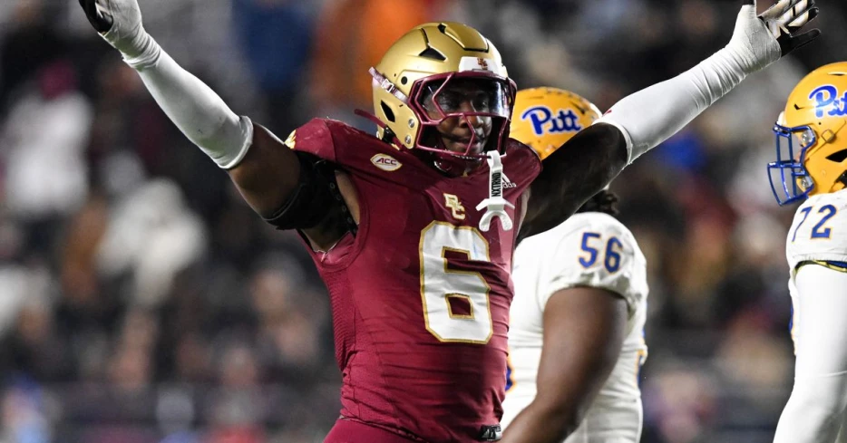Donovan Ezeiruaku speaks on doing 'whatever' to elevate Cowboys defense