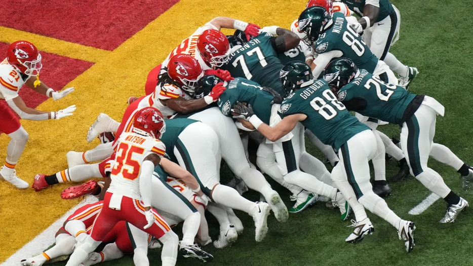 Packers Reportedly Preparing Proposal To Outlaw Any Form Of Shoving In Shameless Attempt To Get ‘Tush Push’ Banned
