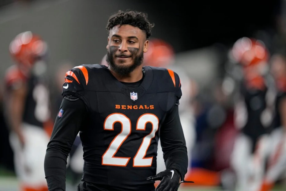 Bengals, S Geno Stone Agree To Restructure