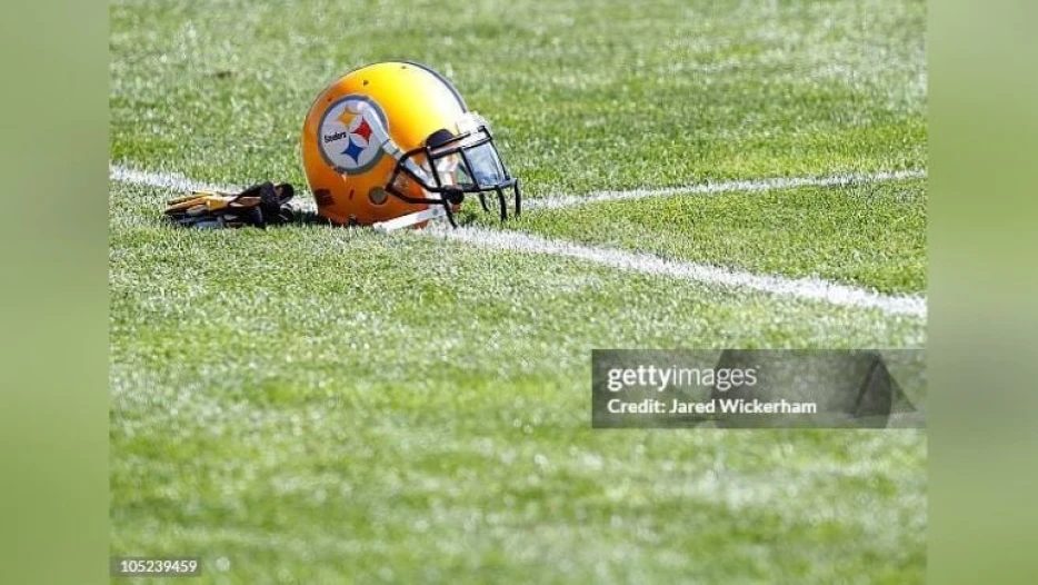 Report: Steelers To Reveal New Alternative Helmet This Summer