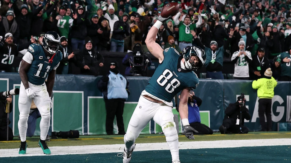 Eagles’ Dallas Goedert will not be traded thanks to contract maneuver