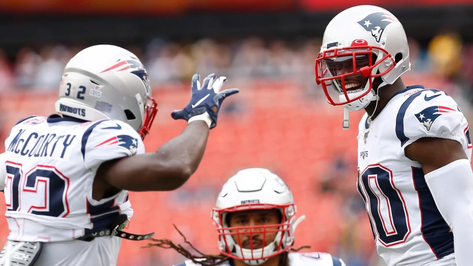 Ex-Patriots Cornerback Throws Hilarious Shade At Legendary Sibling