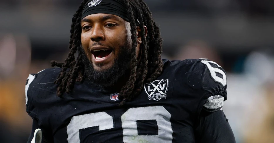 Raiders roster: Fans happy with defensive tackles