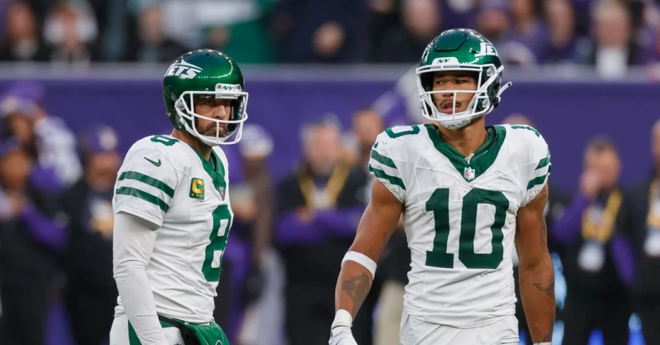 Wide receiver with Aaron Rodgers Ties is ‘In Play’ for Steelers