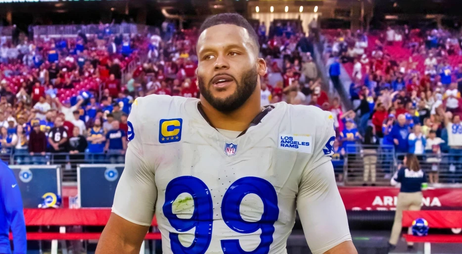 Aaron Donald Gets 5-Year Restraining Order In Crazy Case Involving Female Stalker