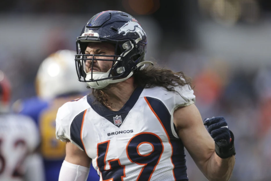 Broncos LB Alex Singleton provides an update on his recovery from his ACL injury