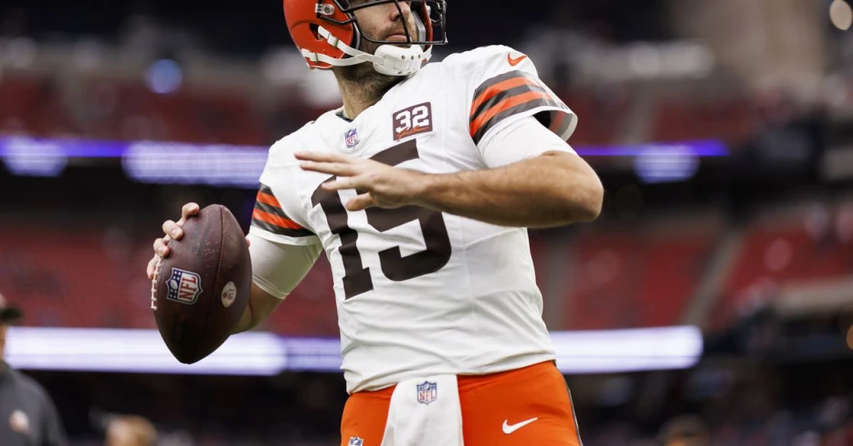 Browns QBs: Team’s social media post ends up highlighting huge hand size difference
