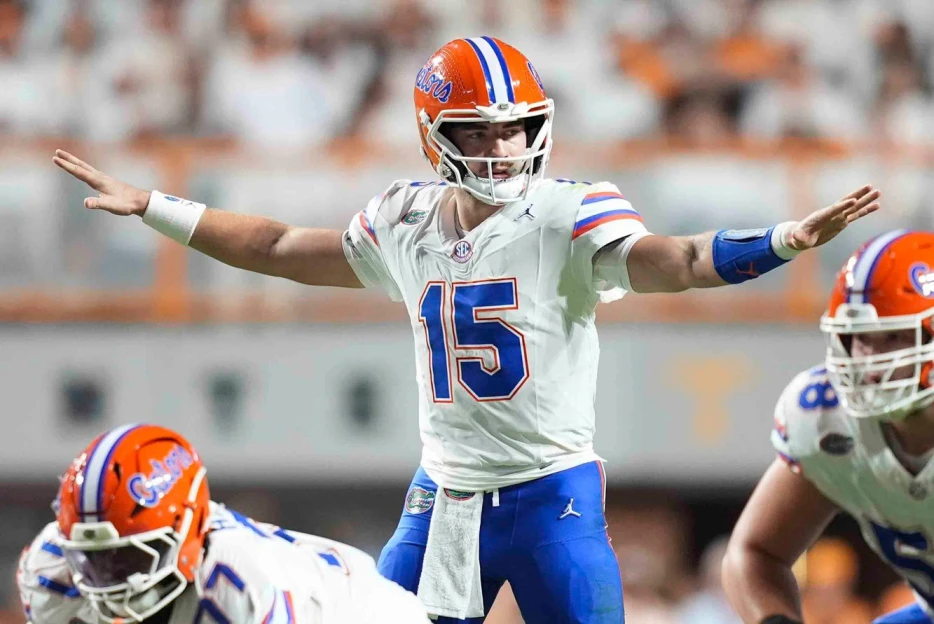 Texans Sign Sixth-Round QB Graham Mertz