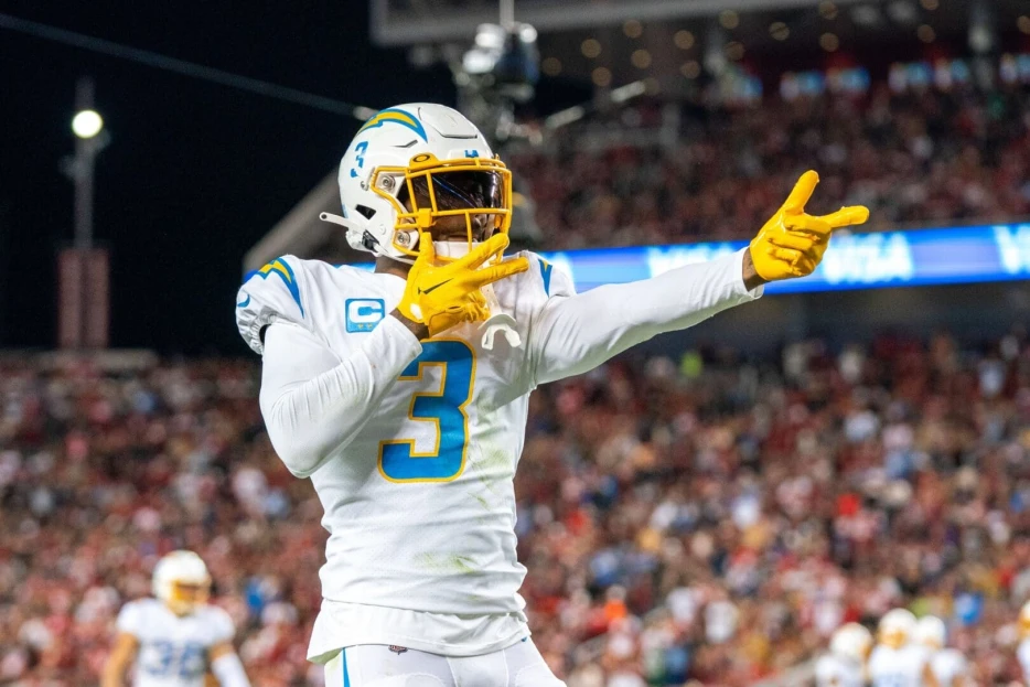 AFC Notes: Derwin James Jr., Elijah Mitchell, Broncos, Chargers, Chiefs