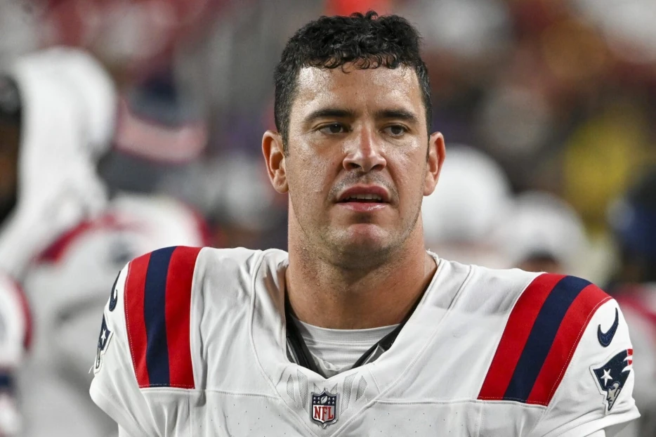 Dolphins Sign LS Joe Cardona
