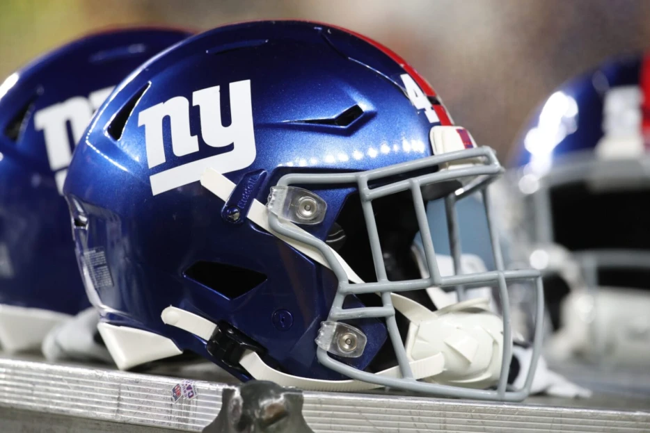 Giants Sign Three Draft Picks