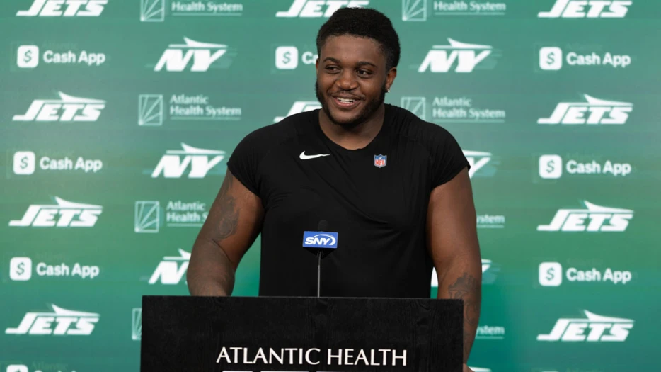 Jets rookie’s hilarious response to signing 1st contract