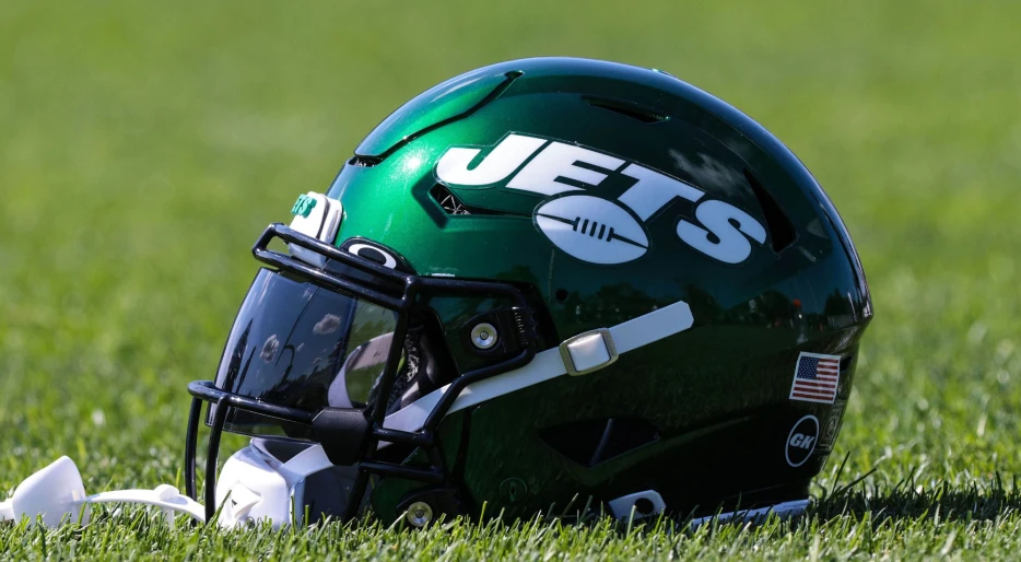 New York Jets Sign Popular SEC Quarterback To Their Roster In Surprise Offseason Move