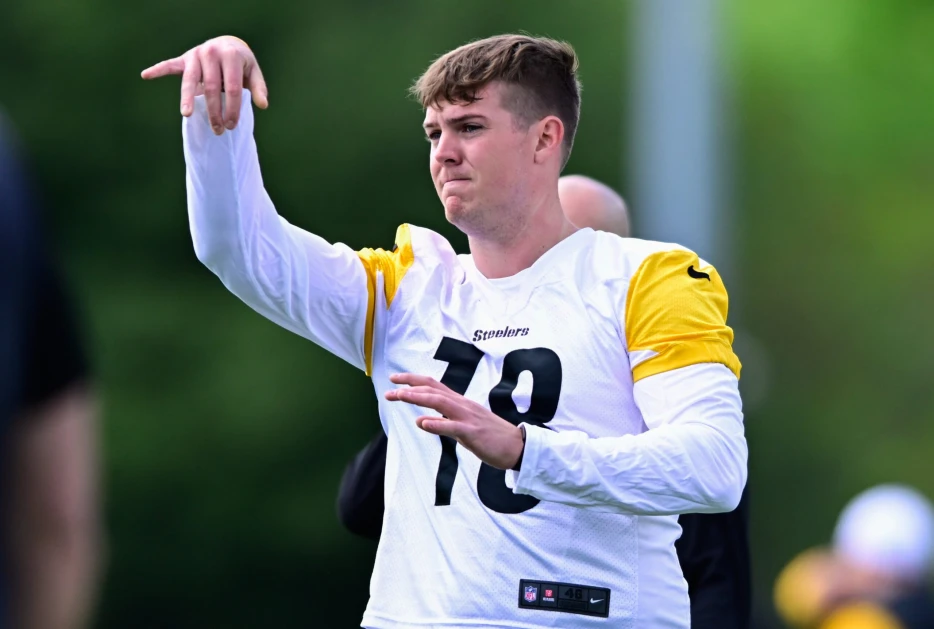 Steelers Ink Quarterback to Four-Year Contract