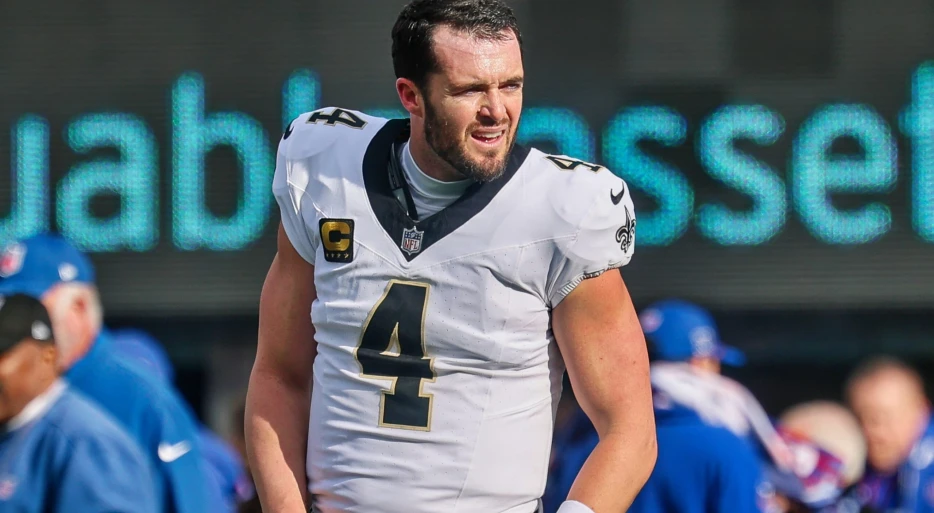 Bombshell New Report Reveals The Incredible Amount Of Money Derek Carr Is Set To Lose After Retiring