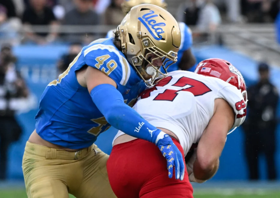 Browns Sign LB Carson Schwesinger, RB Dylan Sampson To Rookie Deals