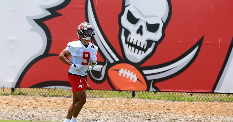 Buccaneers announce the signing of draft picks, including their first-round pick