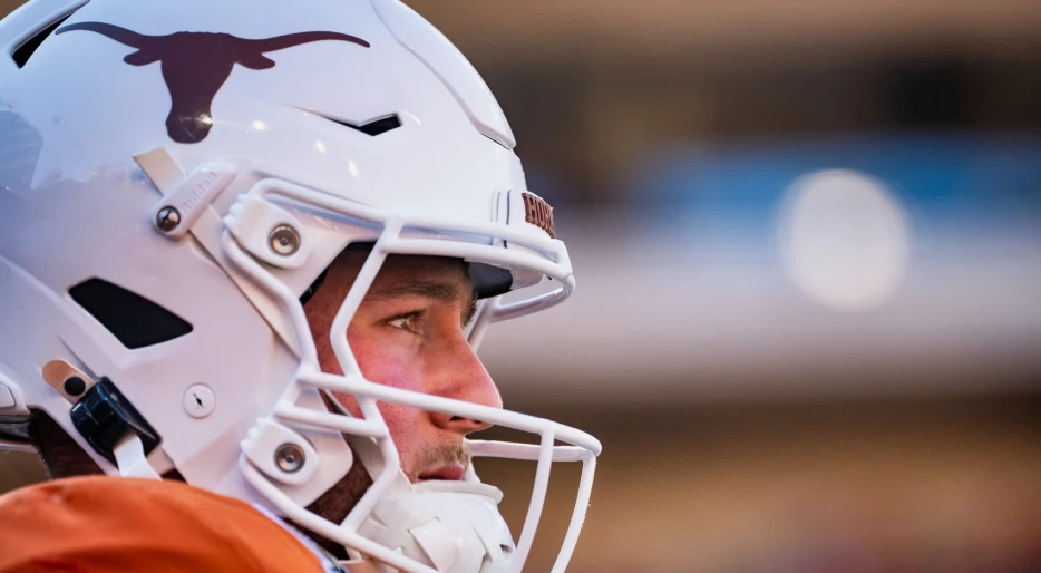 Quinn Ewers Must Be Regretting His Move To The NFL After It Was Leaked How Little Guaranteed Money He Signed For With Dolphins Over Not Staying Another Year In College
