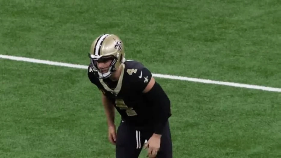 Report: Saints QB Derek Carr Retiring Due To Shoulder Injury