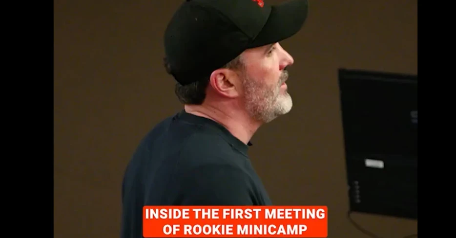 Video: Browns Kevin Stefanski delivers message to rookies to start minicamp