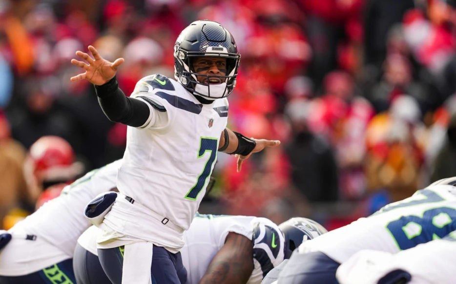 AFC Notes: Omarion Hampton, Geno Smith, Broncos, Chargers, Raiders