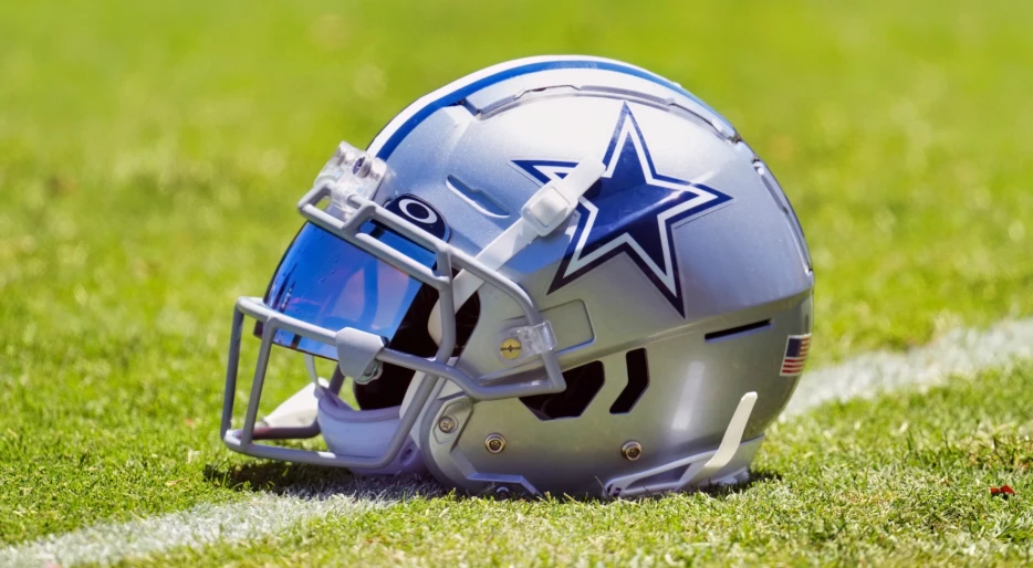 Former Dallas Cowboys Star Is Making Shocking NFL Comeback With Las Vegas Raiders