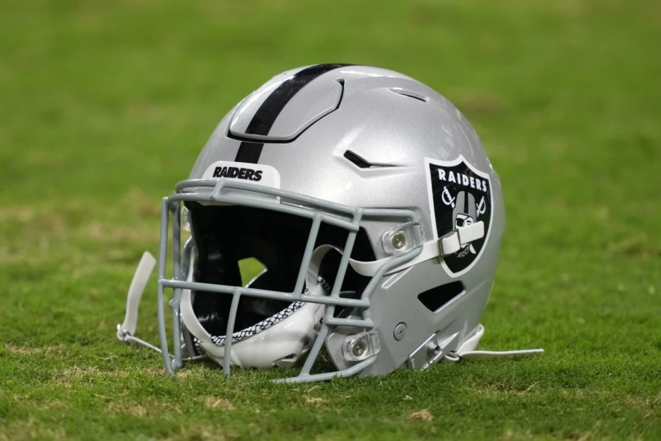 Raiders Signing S Jonathan Sutherland