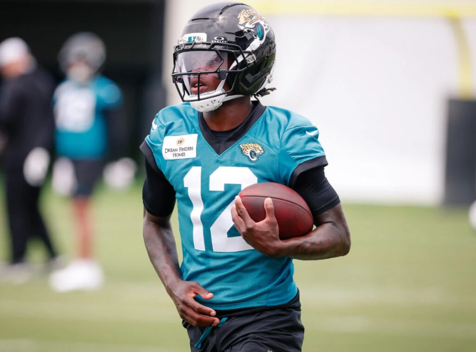 Travis Hunter To Split Offensive, Defensive Reps During Jaguars’ OTAs