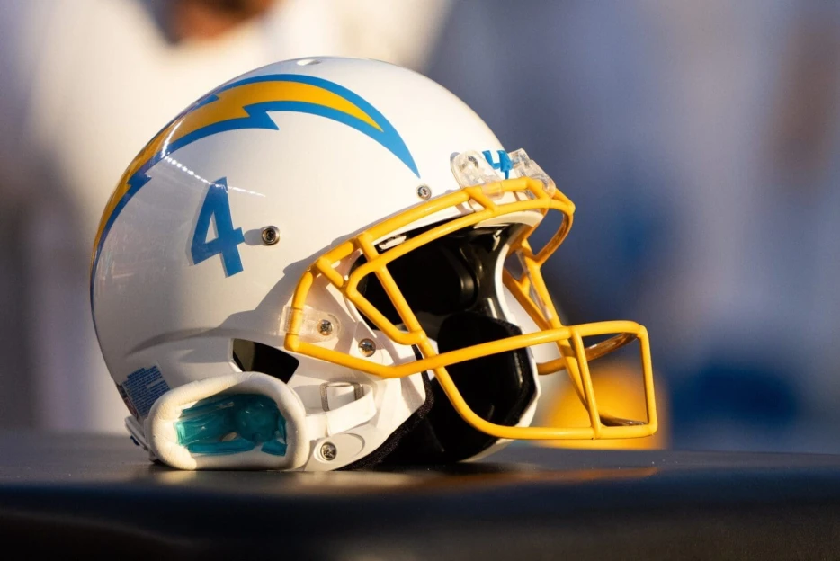 Chargers Announce Two Roster Moves