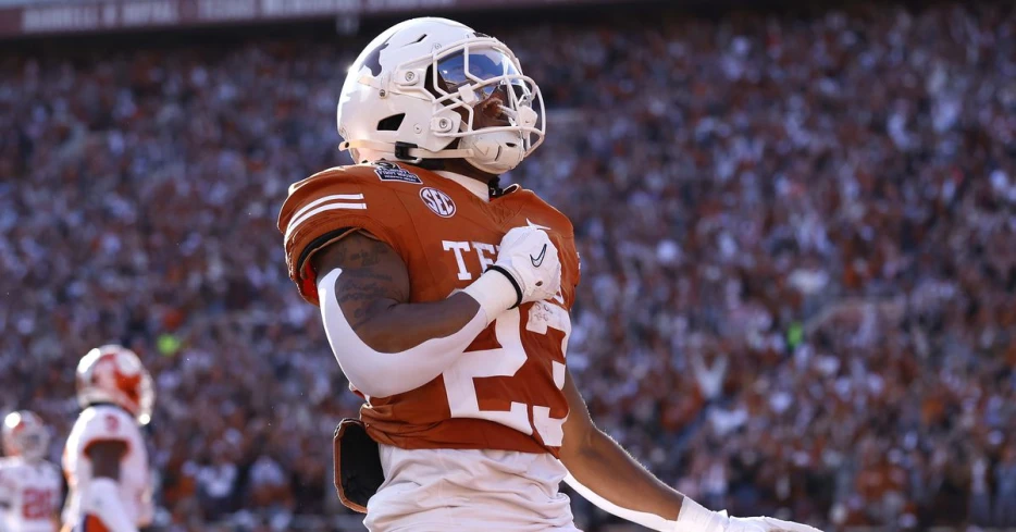 Cowboys sign RB Jaydon Blue to rookie deal